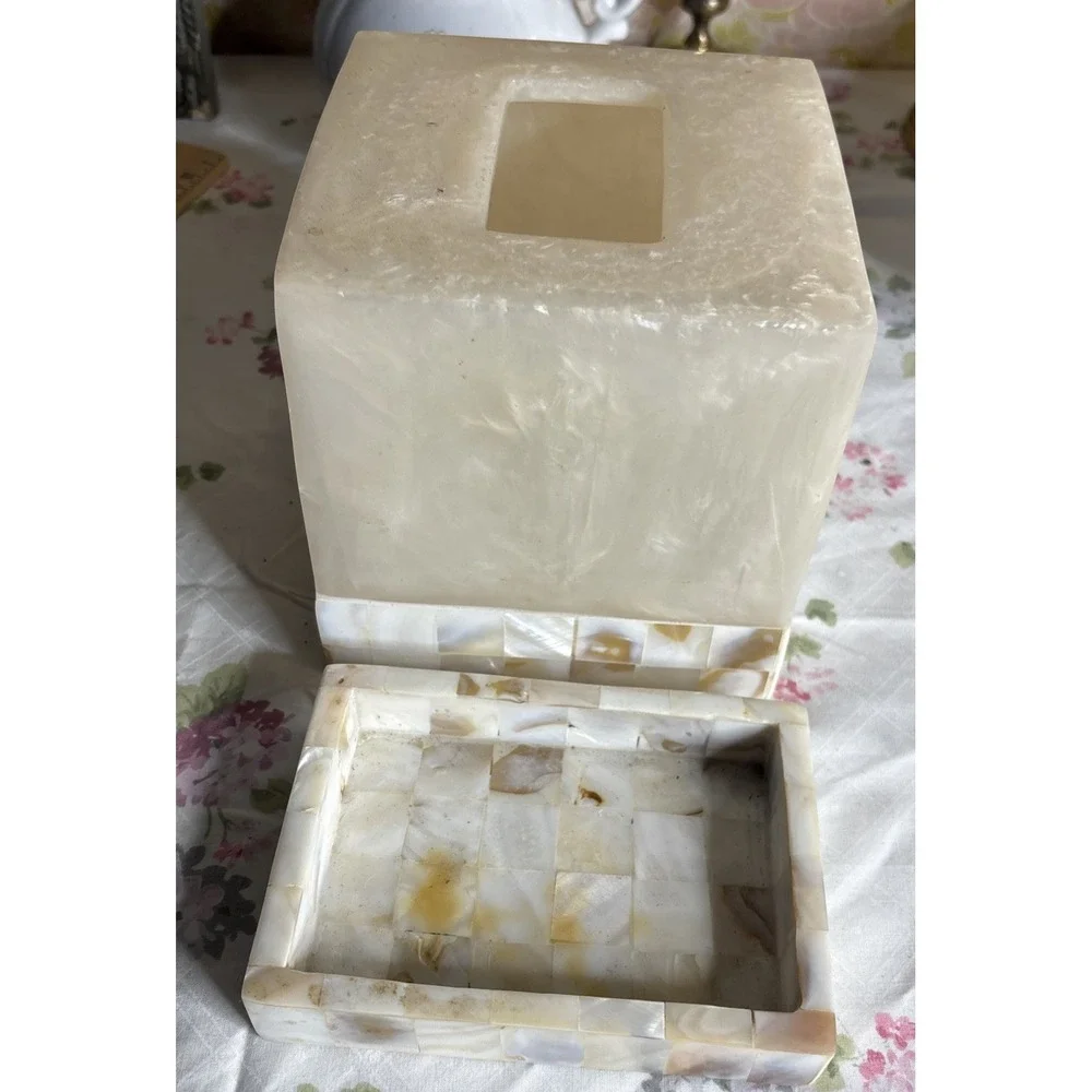 Capiz‎ Mother of Pearl Tissue Cover Soap Dish BB&B Vanity Accessory White 5.5